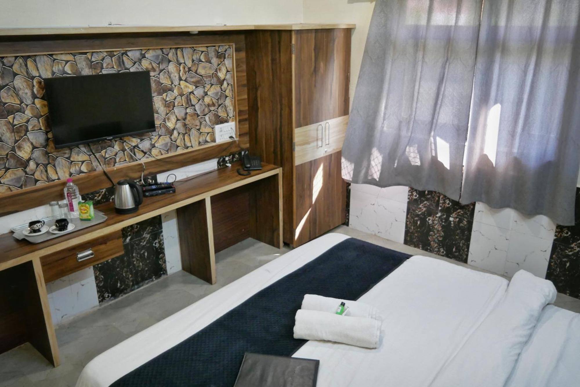 Hotel Grand Vijay Pushkar Esterno foto