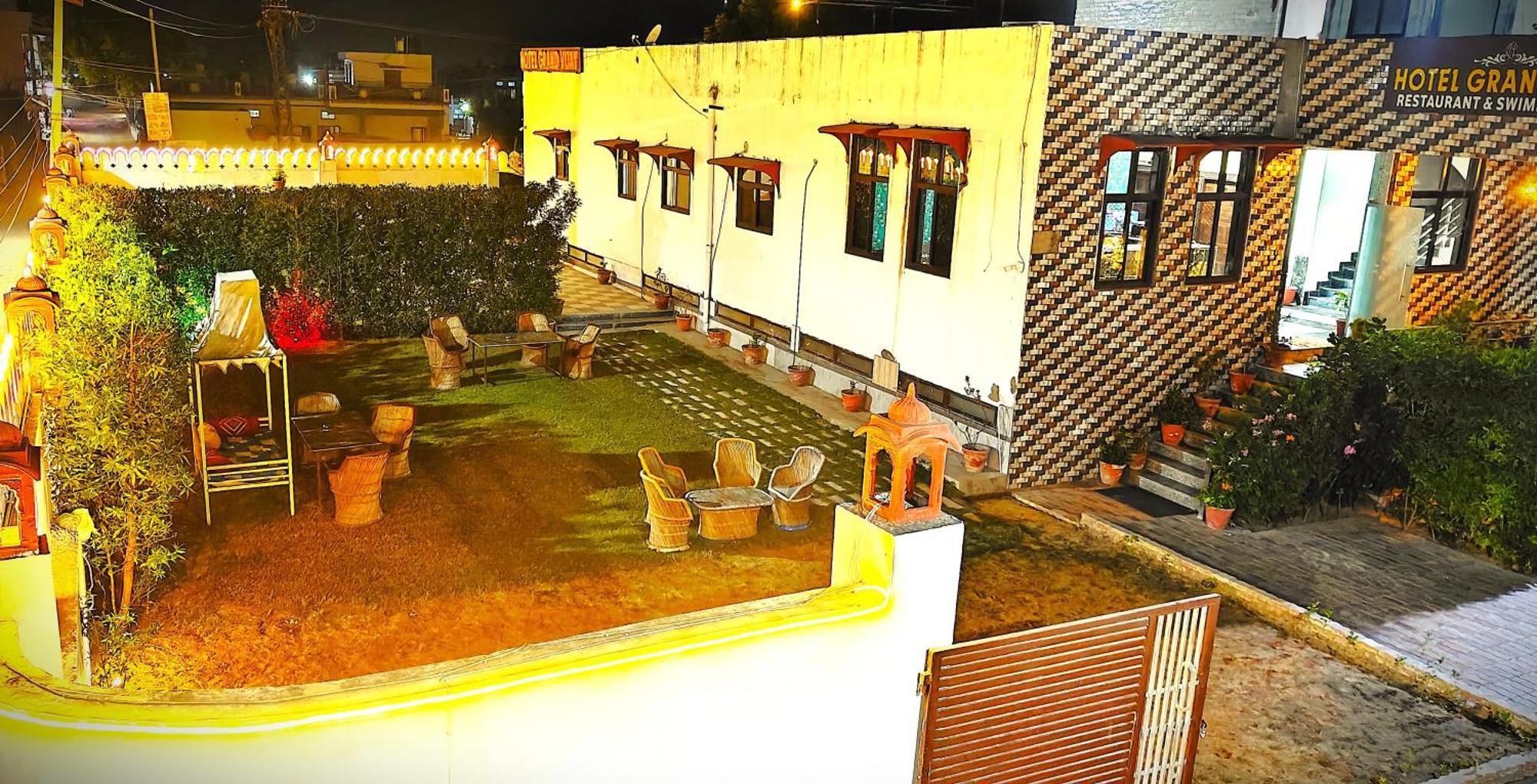 Hotel Grand Vijay Pushkar Esterno foto