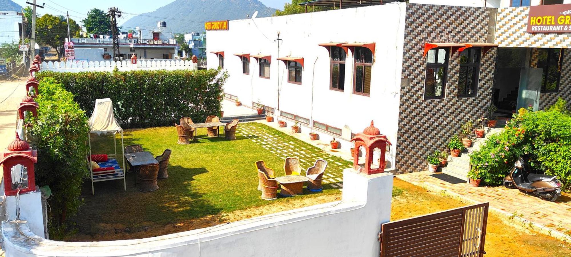 Hotel Grand Vijay Pushkar Esterno foto